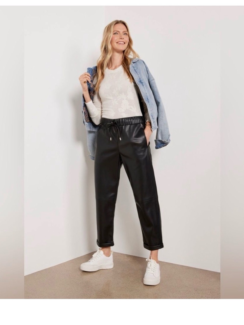 Evereve Black Jules Faux Leather Drawstring Jogger Cropped Pant, XS, LIKE NEW!